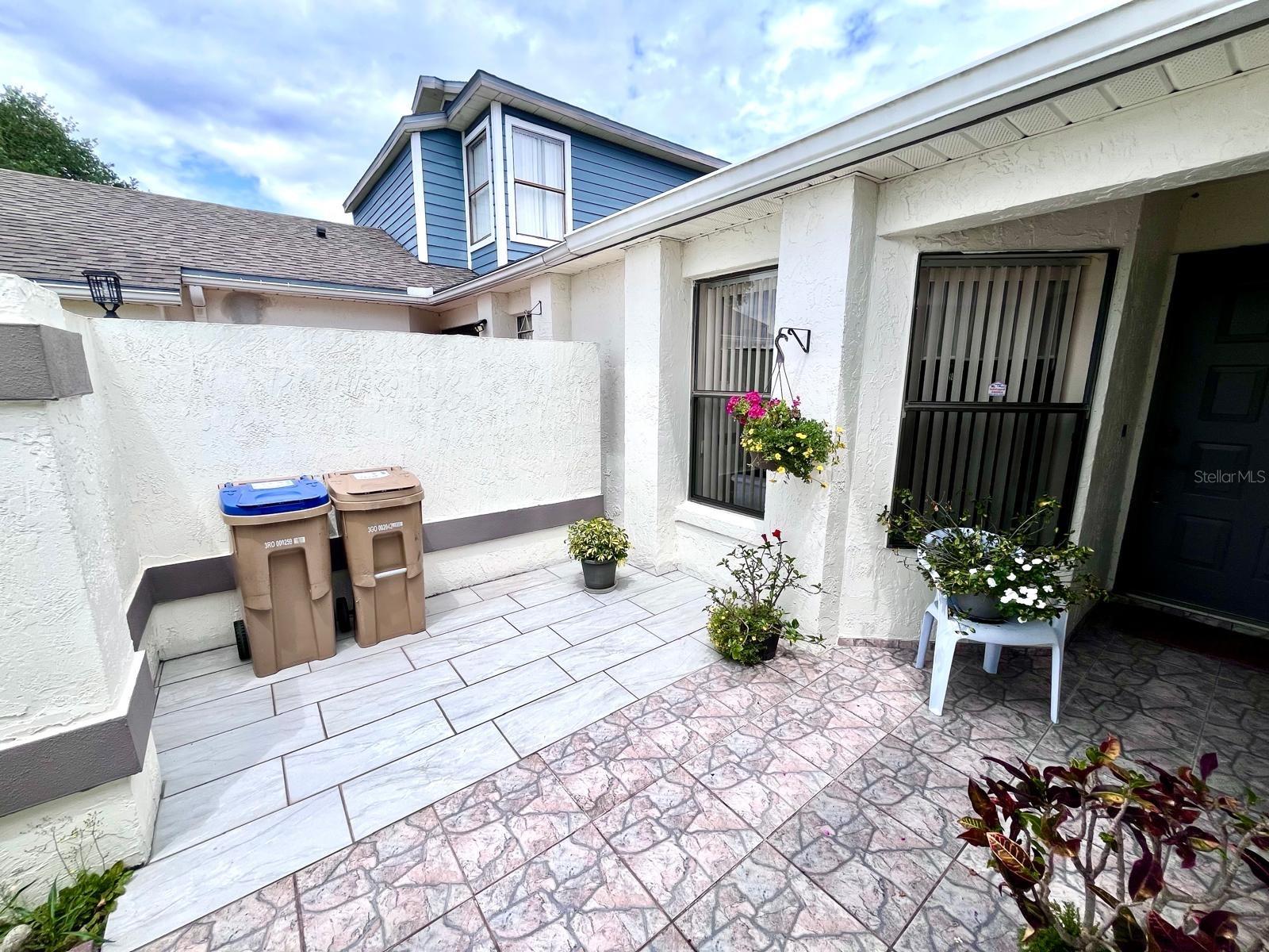 Image 6 of 43 For 29 Lakepointe Circle