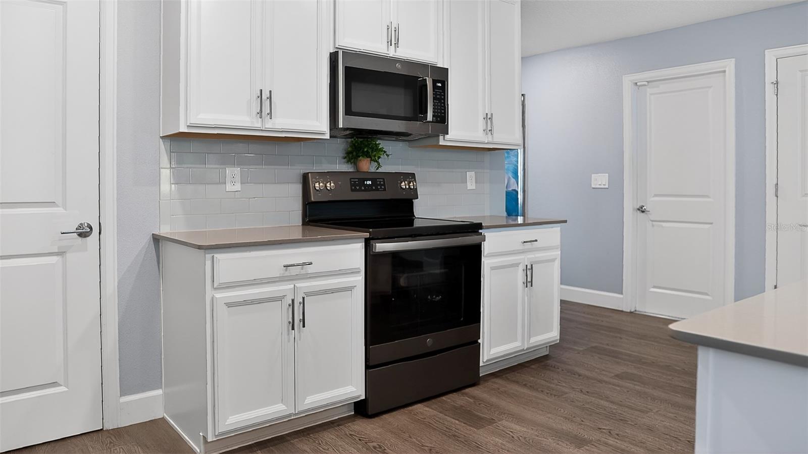 Image 10 of 28 For 5526 Limestone Street