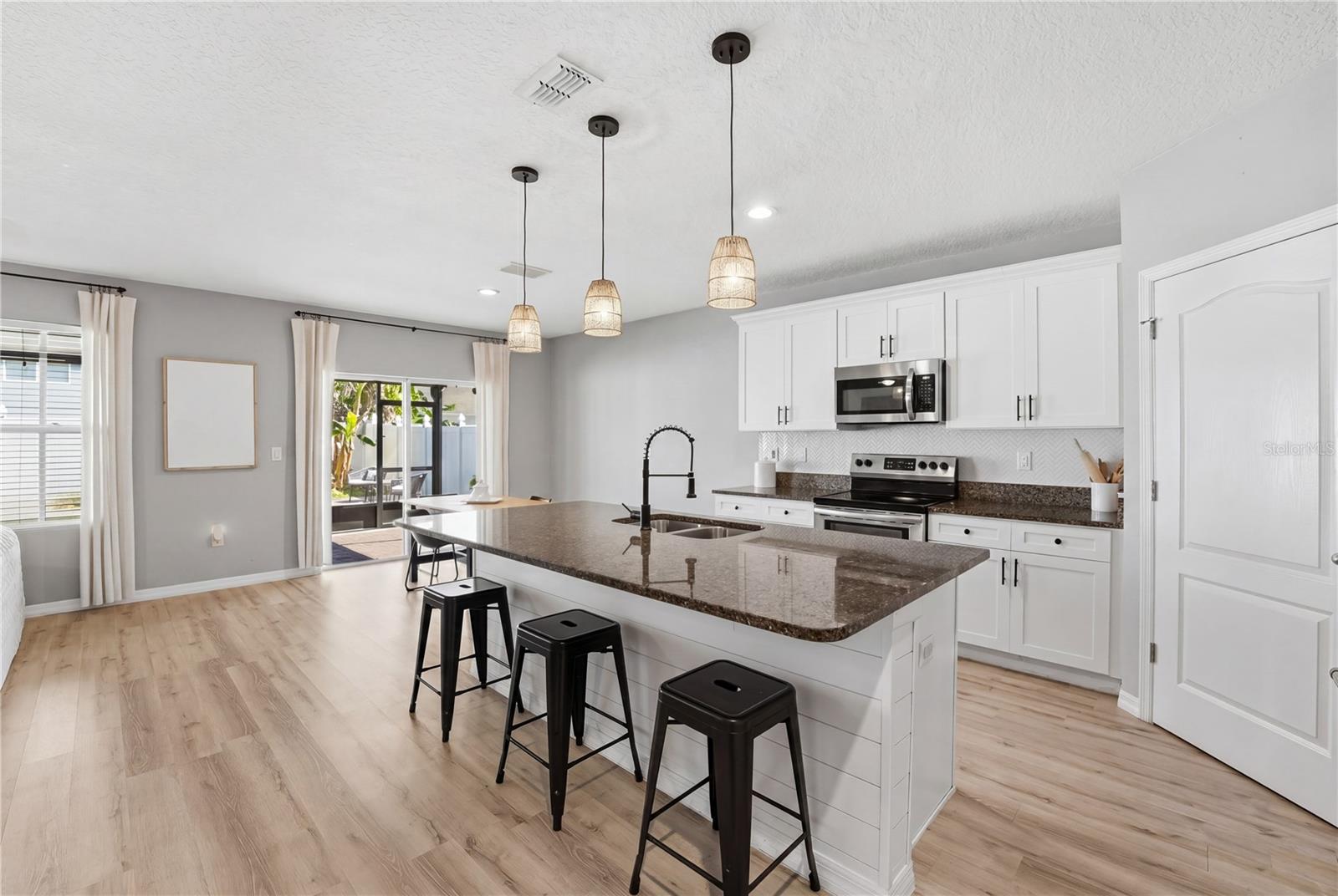 Image 7 of 53 For 1895 Green Dragon Drive