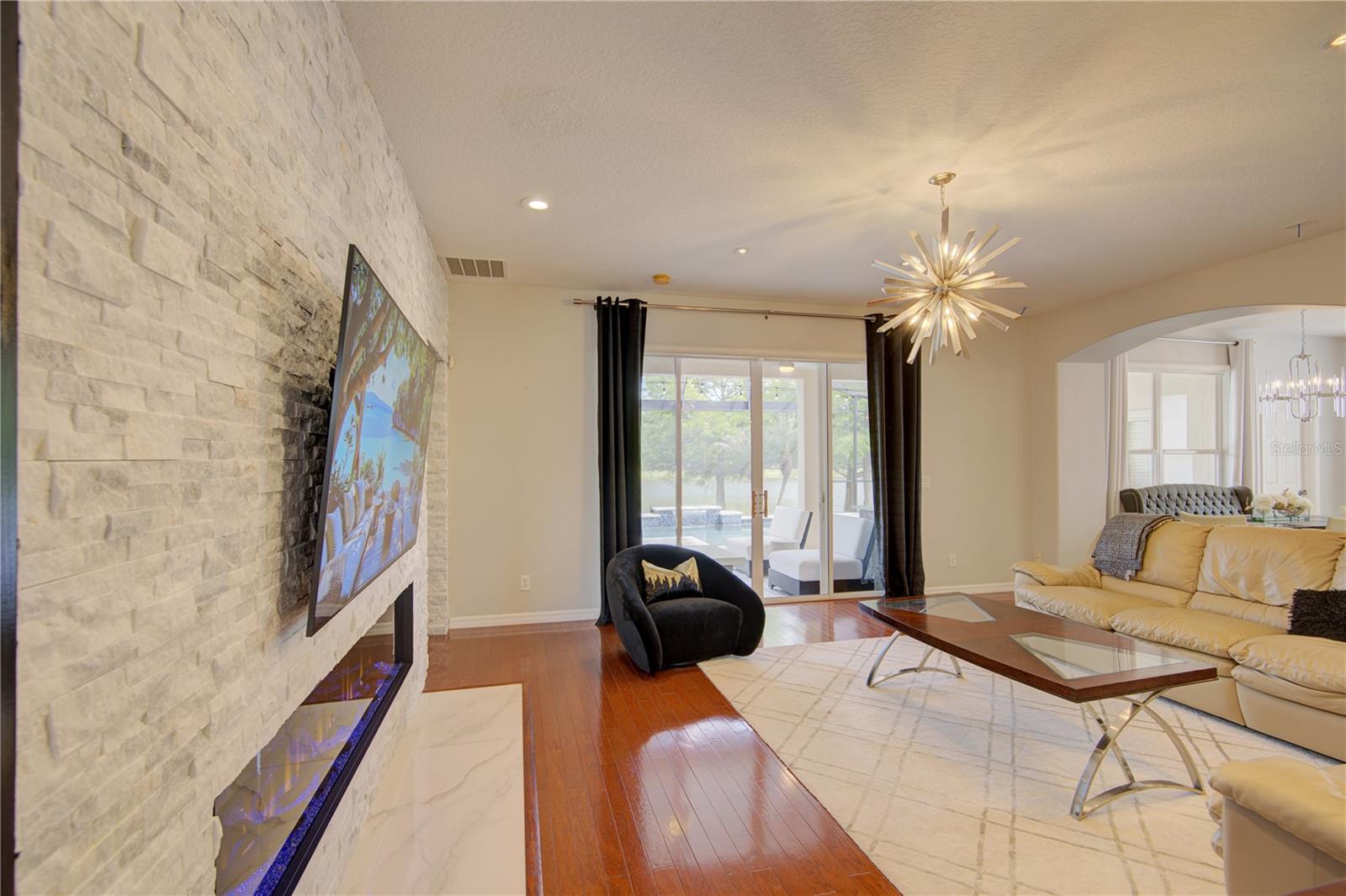 Image 14 of 75 For 1185 Stellar Drive