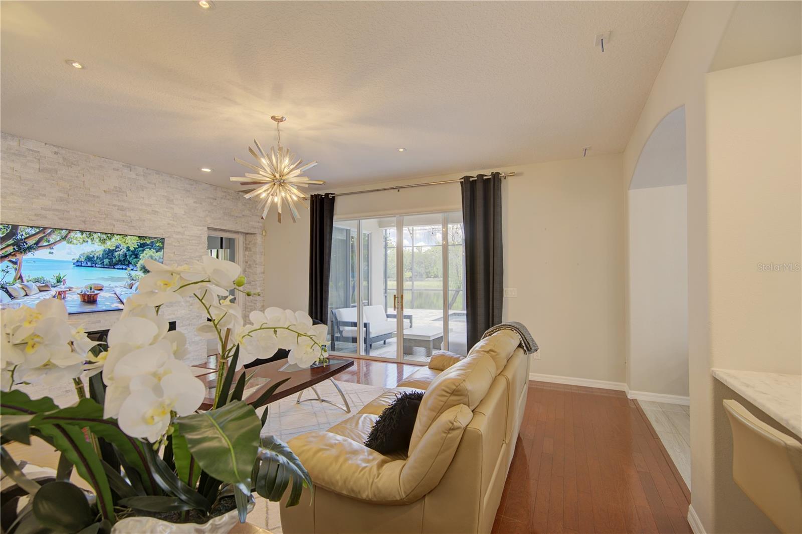 Image 19 of 75 For 1185 Stellar Drive