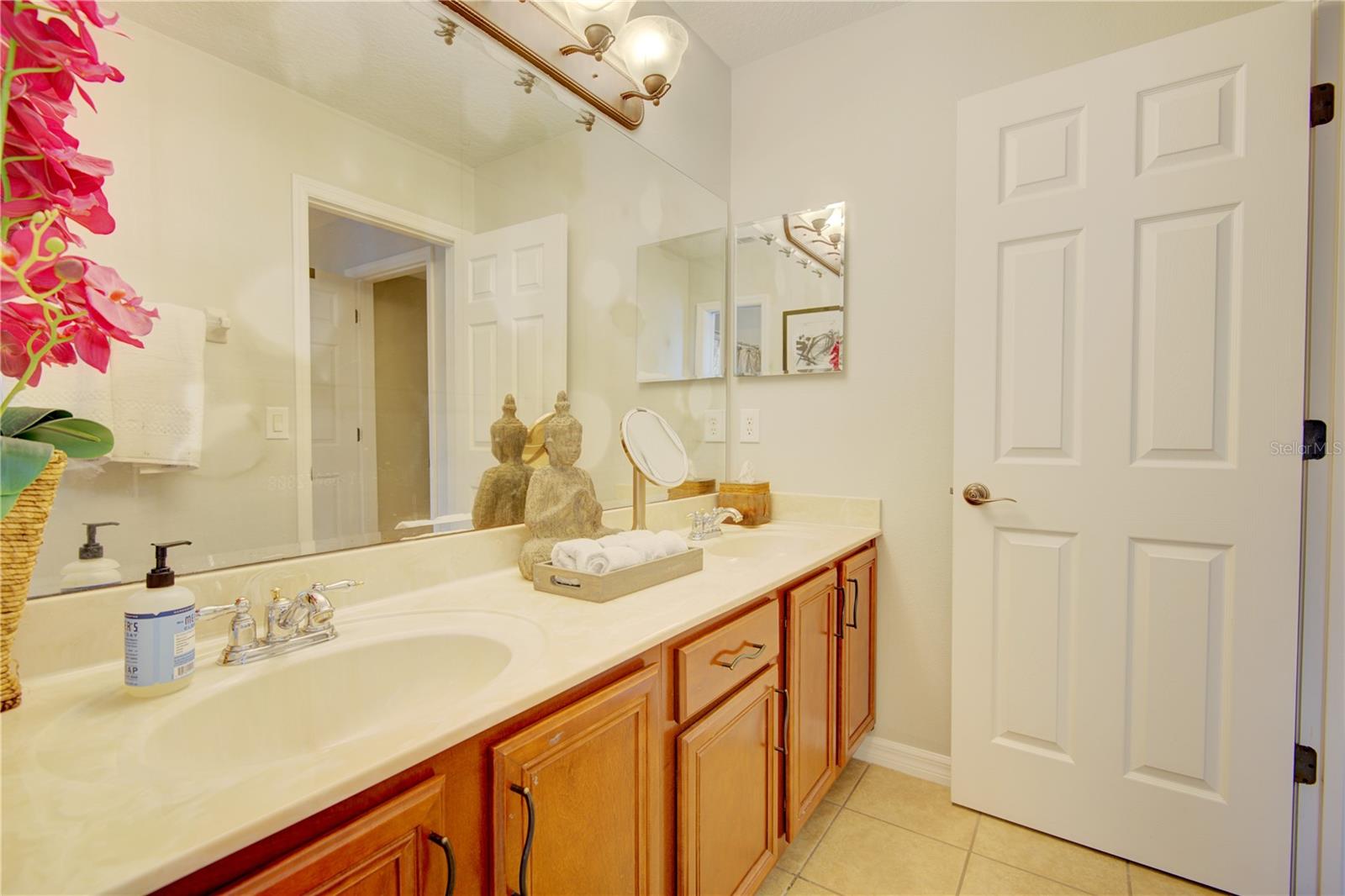 Image 51 of 75 For 1185 Stellar Drive