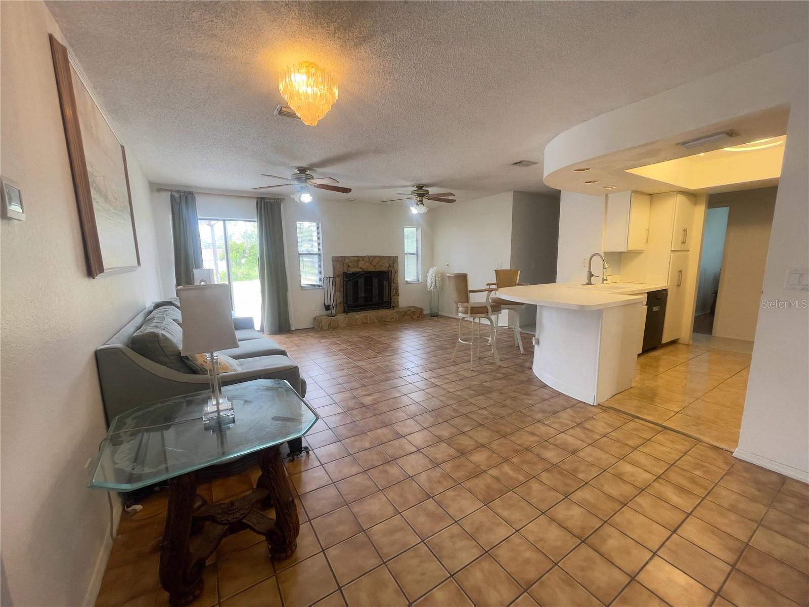 Image 10 of 25 For 4356 Tarpon Drive Se