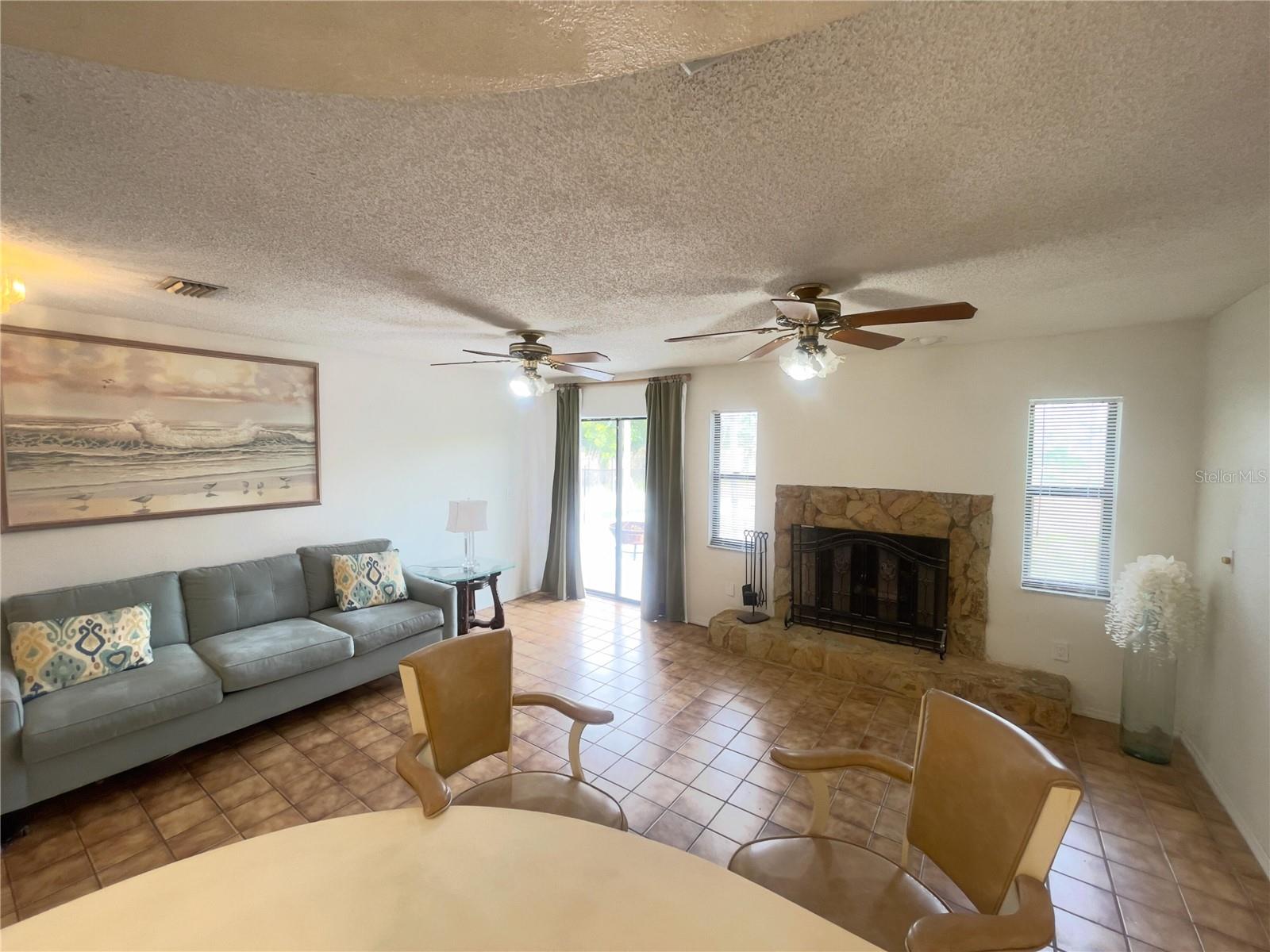 Image 11 of 25 For 4356 Tarpon Drive Se