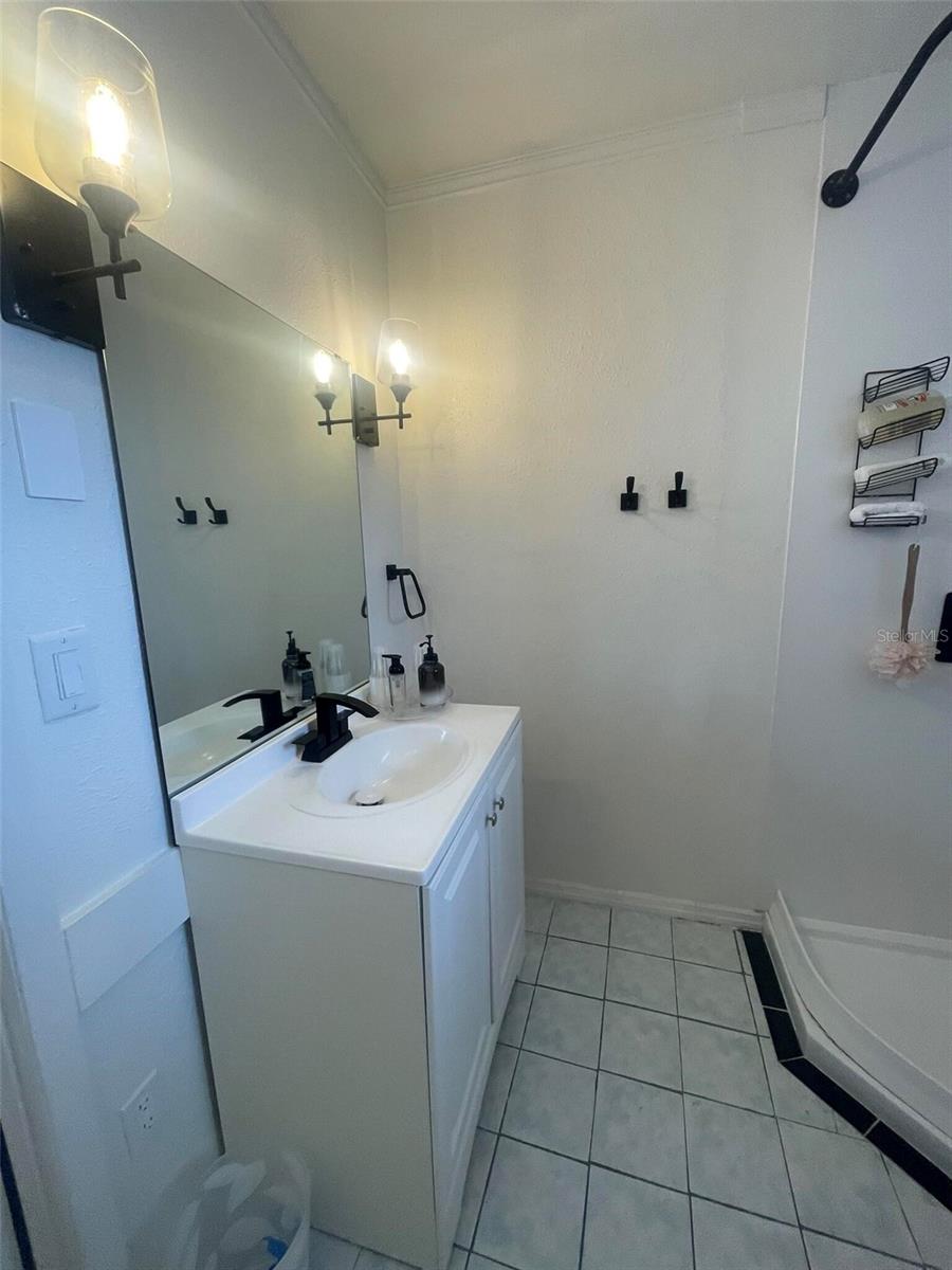 Image 22 of 25 For 4356 Tarpon Drive Se