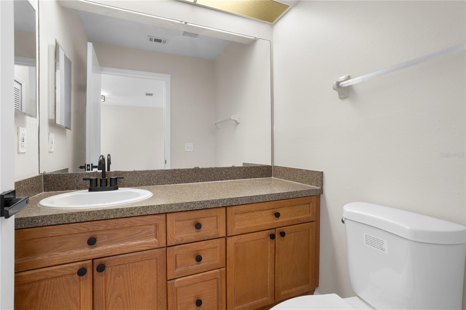 Image 10 of 28 For 832 Monopoly Court