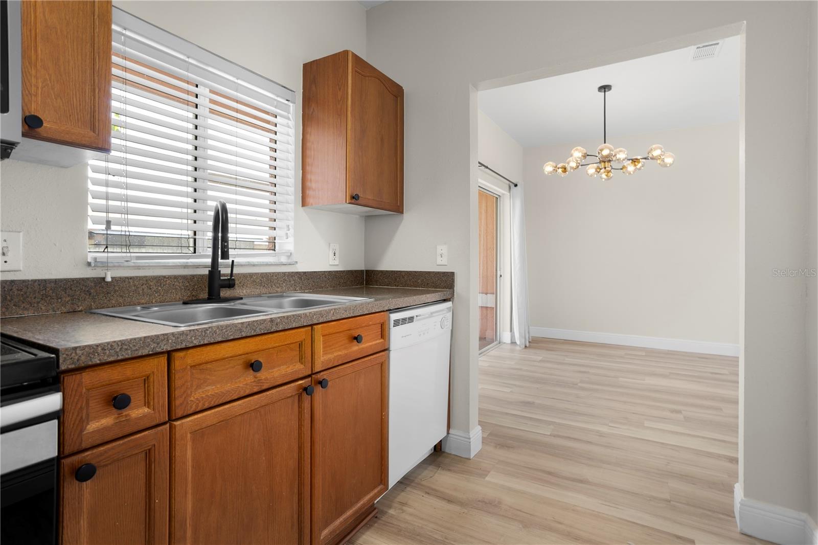 Image 13 of 28 For 832 Monopoly Court