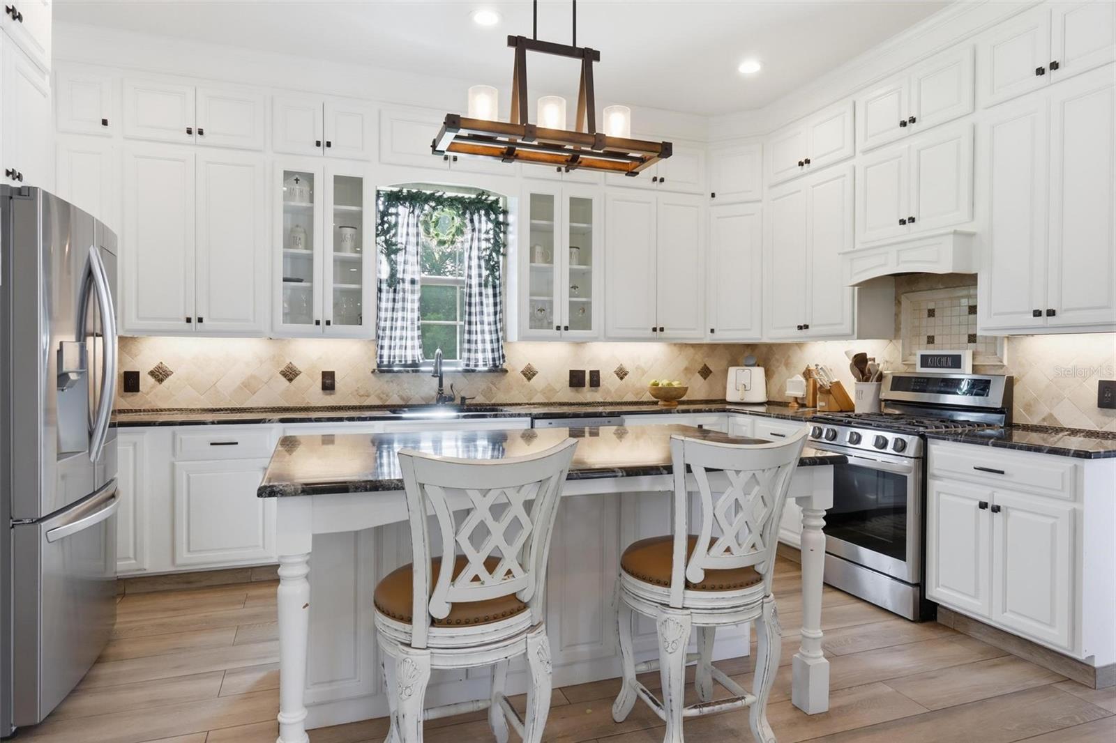 Image 14 of 47 For 345 Cypress Isles Road