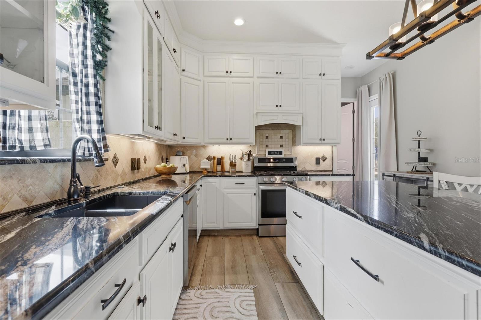 Image 15 of 47 For 345 Cypress Isles Road