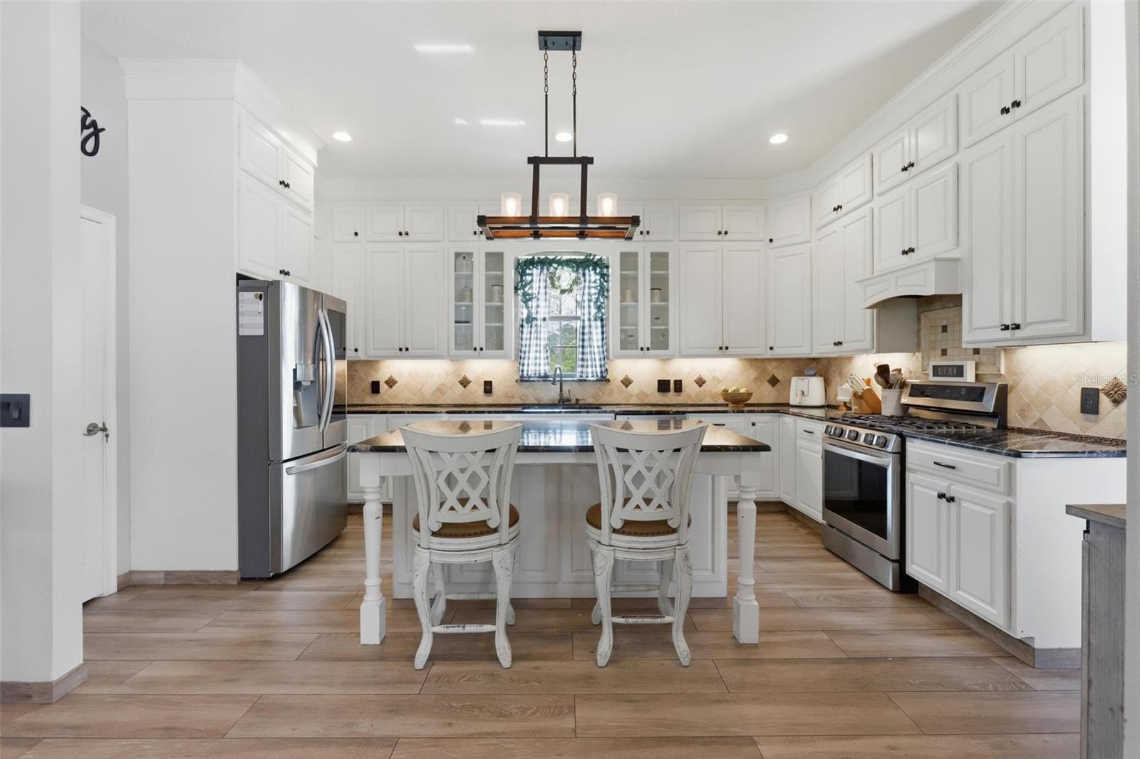 Image 17 of 47 For 345 Cypress Isles Road