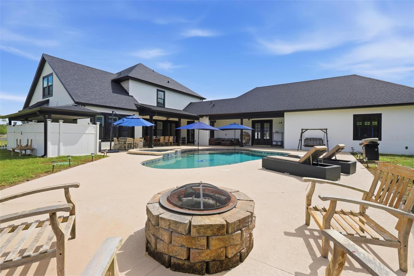 Image 34 of 47 For 345 Cypress Isles Road