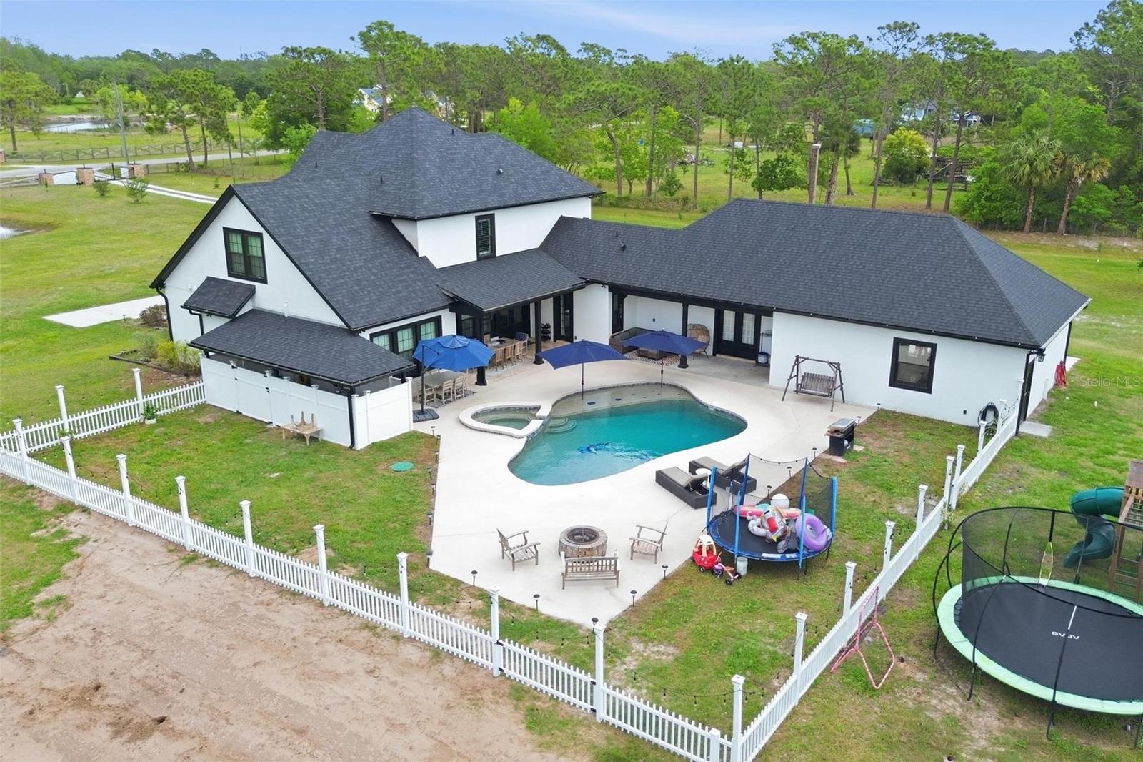 Image 37 of 47 For 345 Cypress Isles Road