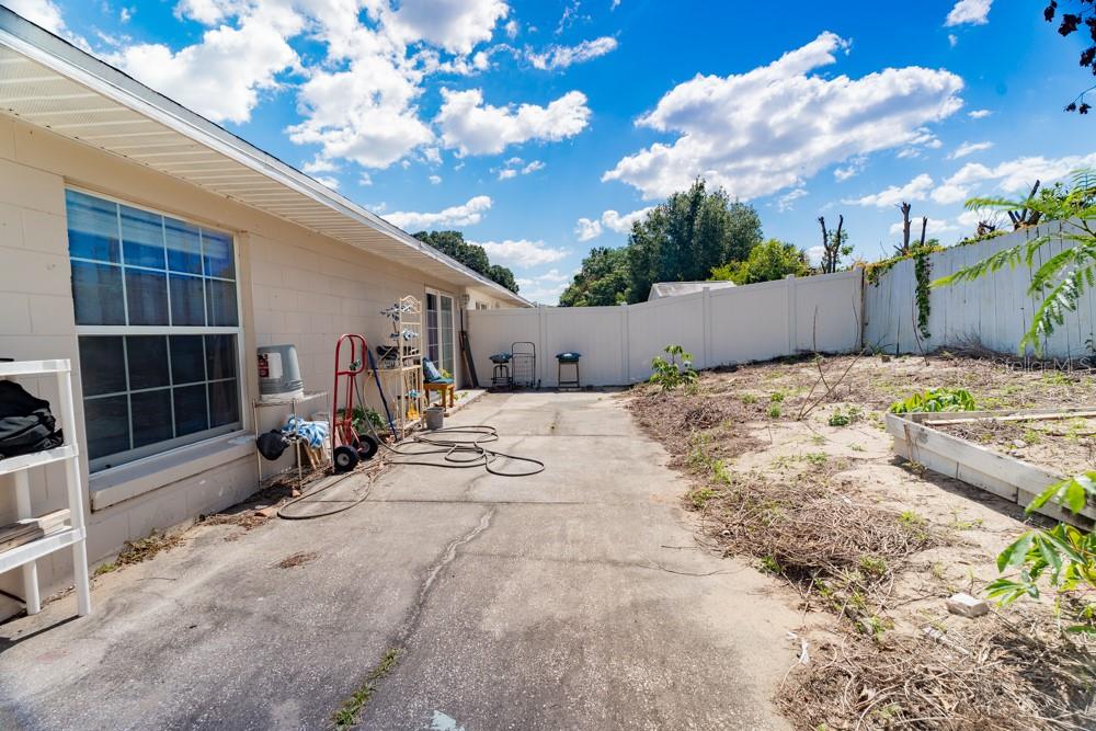 Image 13 of 16 For 7104 Blue Earth Court