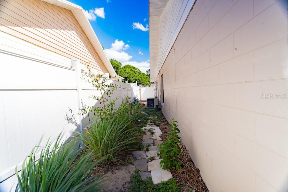 Image 14 of 16 For 7104 Blue Earth Court