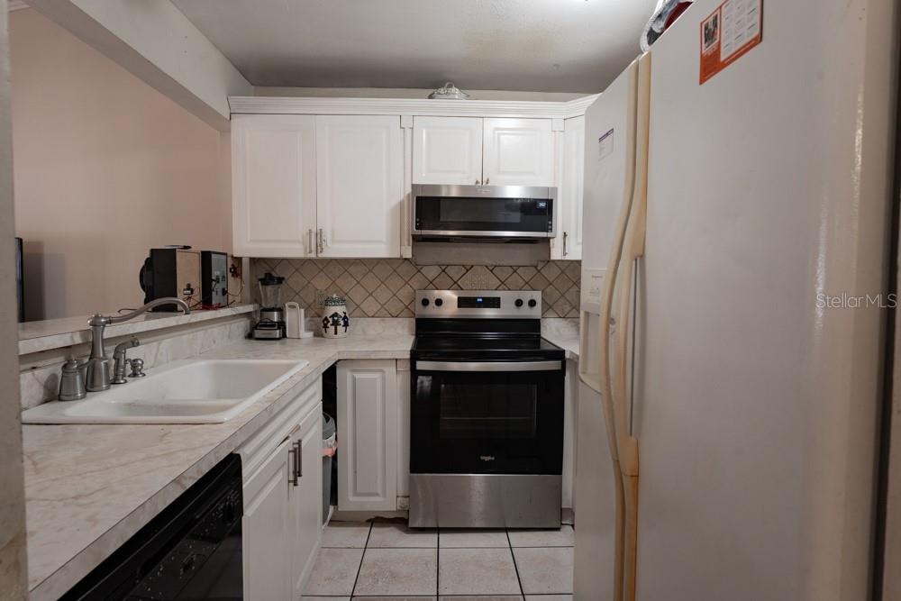 Image 7 of 16 For 7104 Blue Earth Court