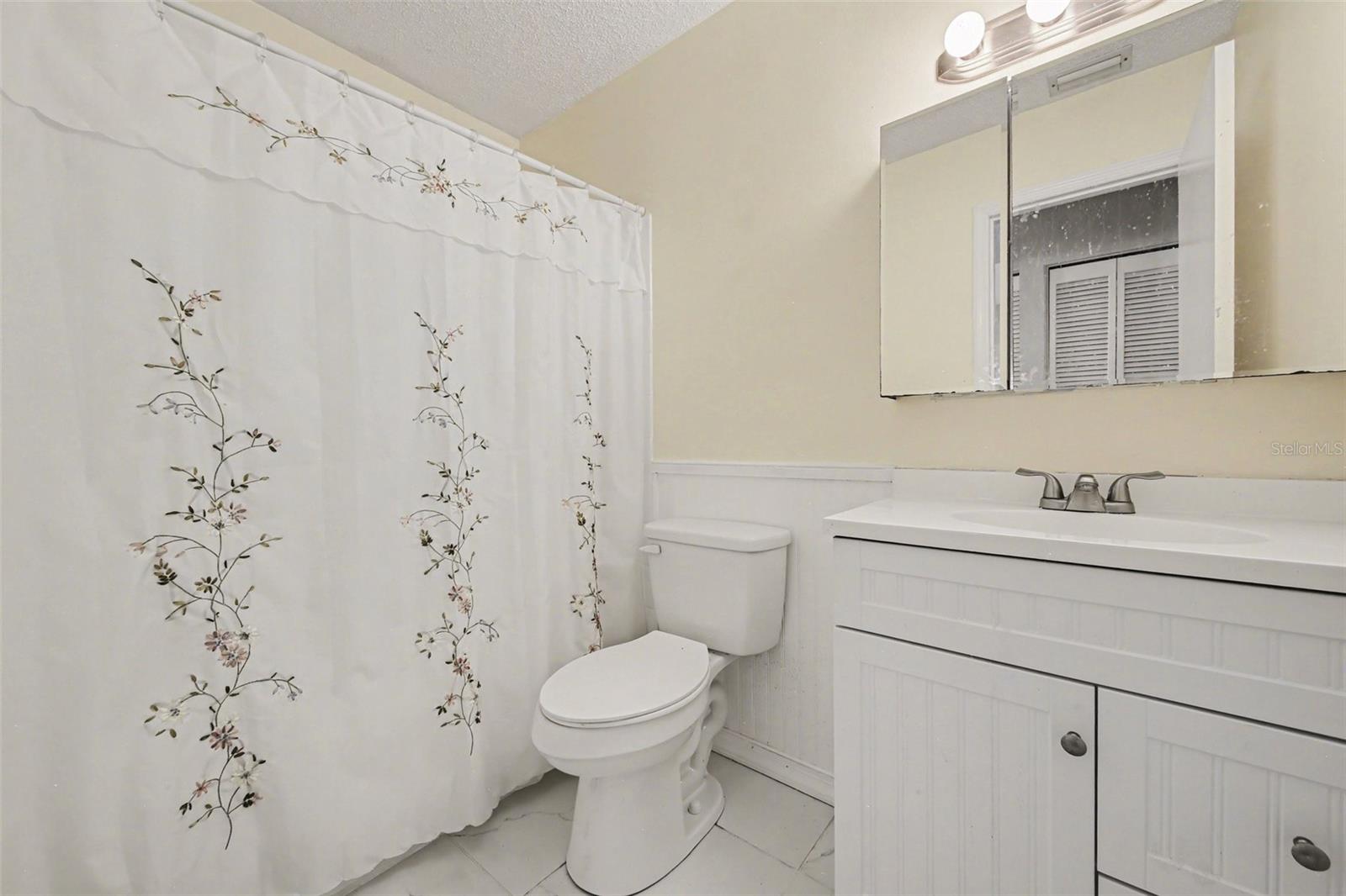 Image 14 of 21 For 1046 Charles Street