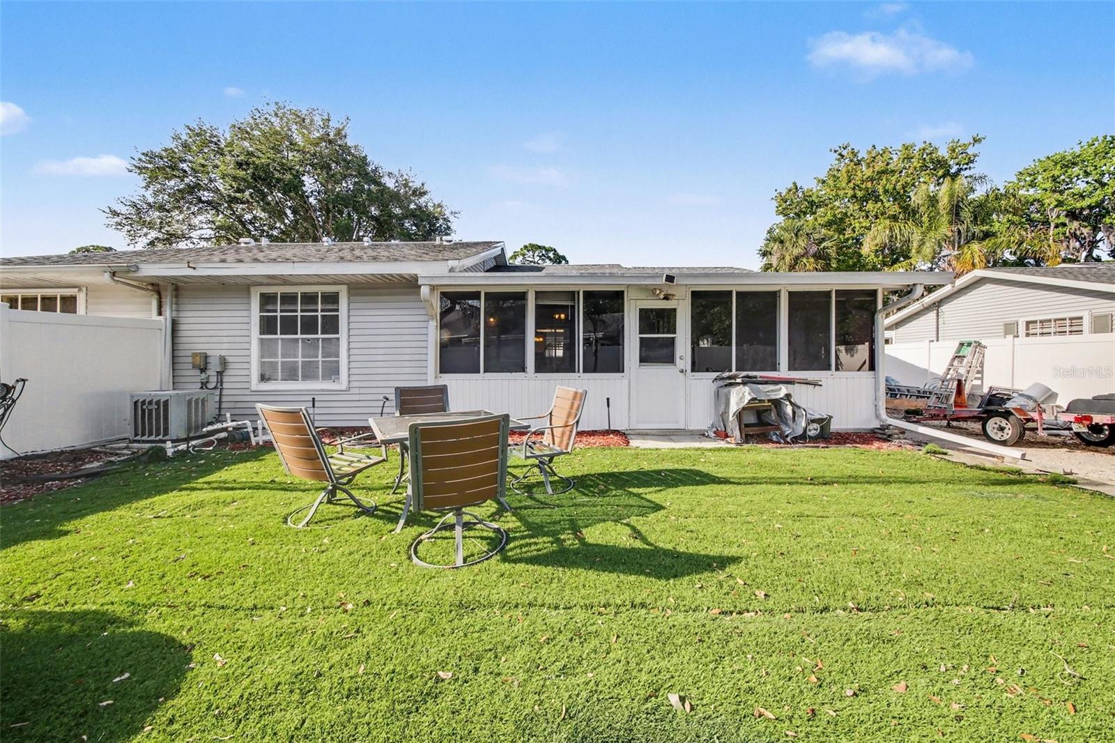 Image 19 of 21 For 1046 Charles Street