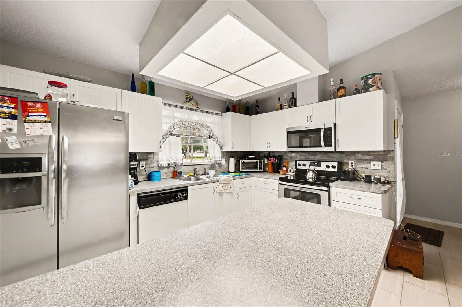 Image 9 of 21 For 1046 Charles Street