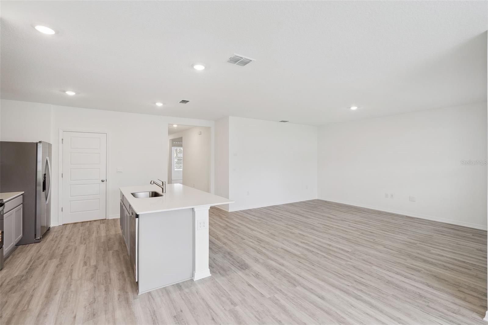 Image 3 of 18 For 3557 Roden Road