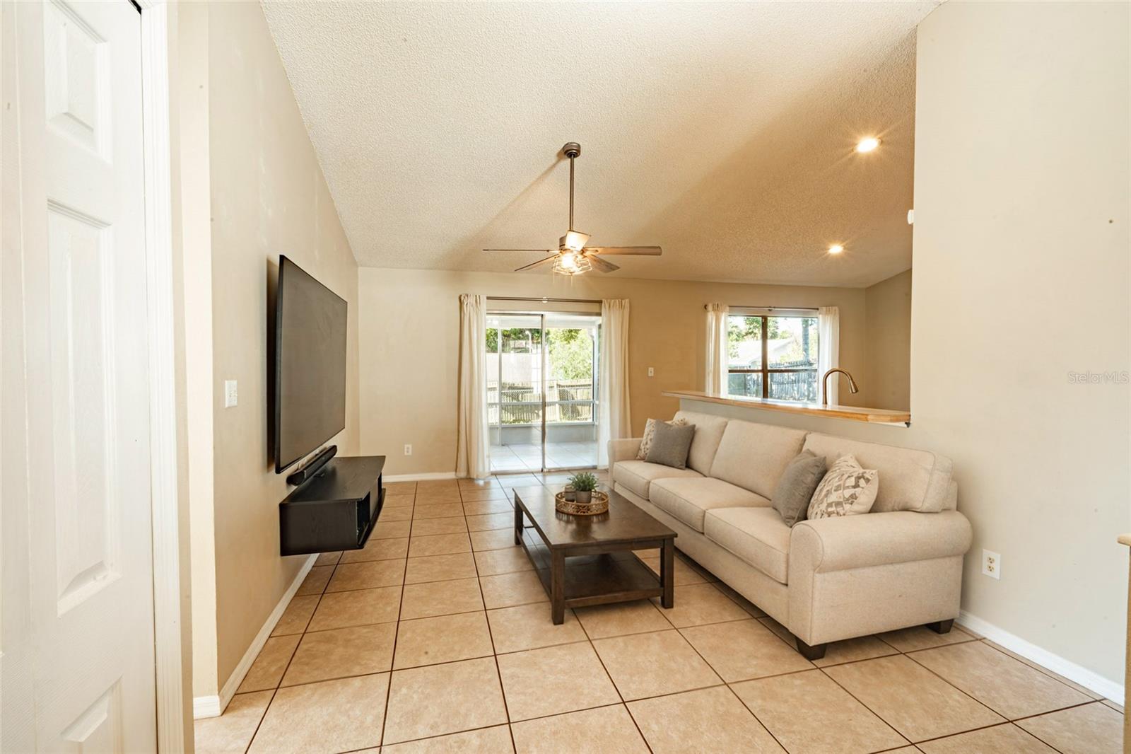 Image 10 of 53 For 15816 Oakland Court