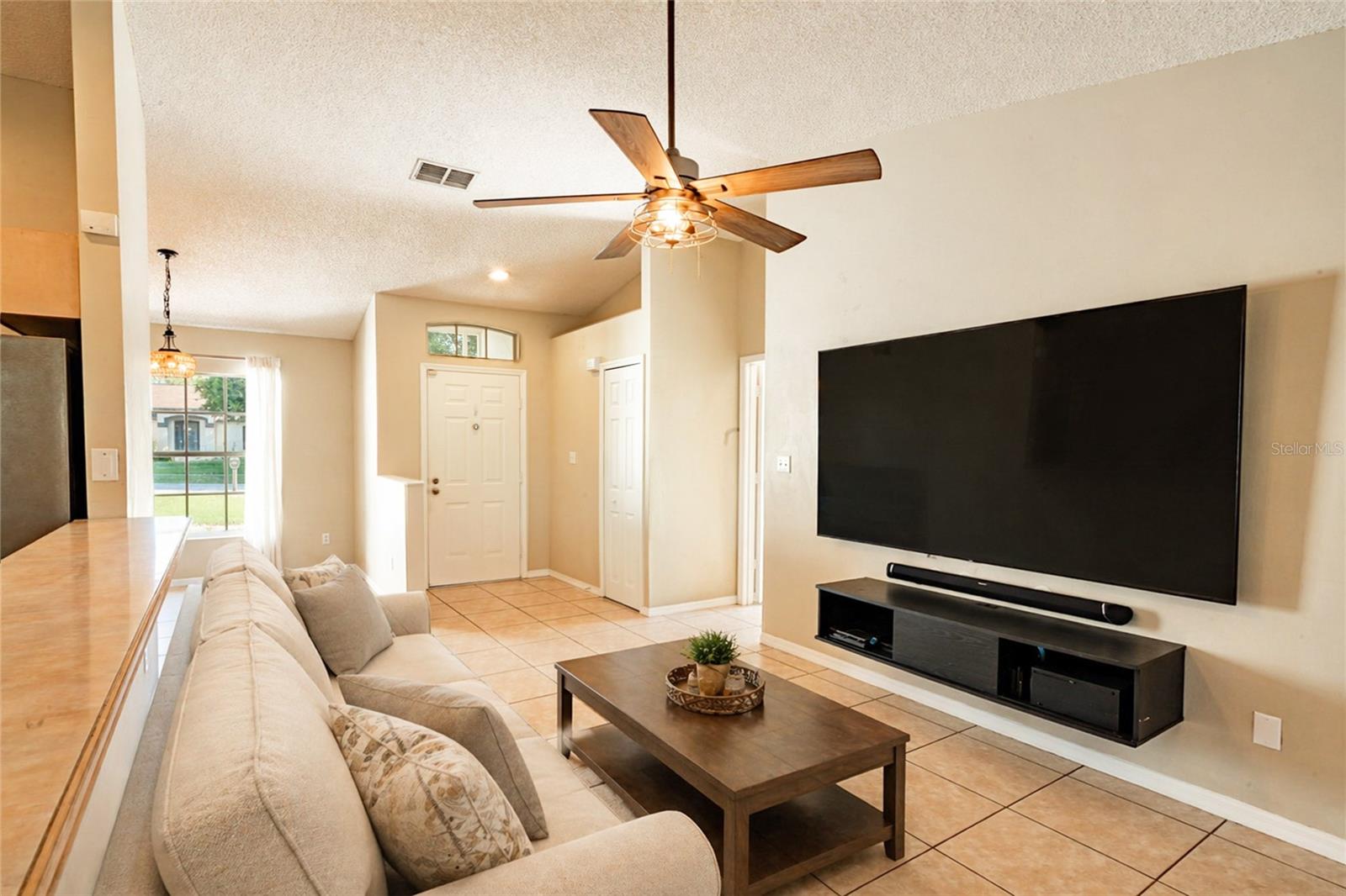 Image 11 of 53 For 15816 Oakland Court