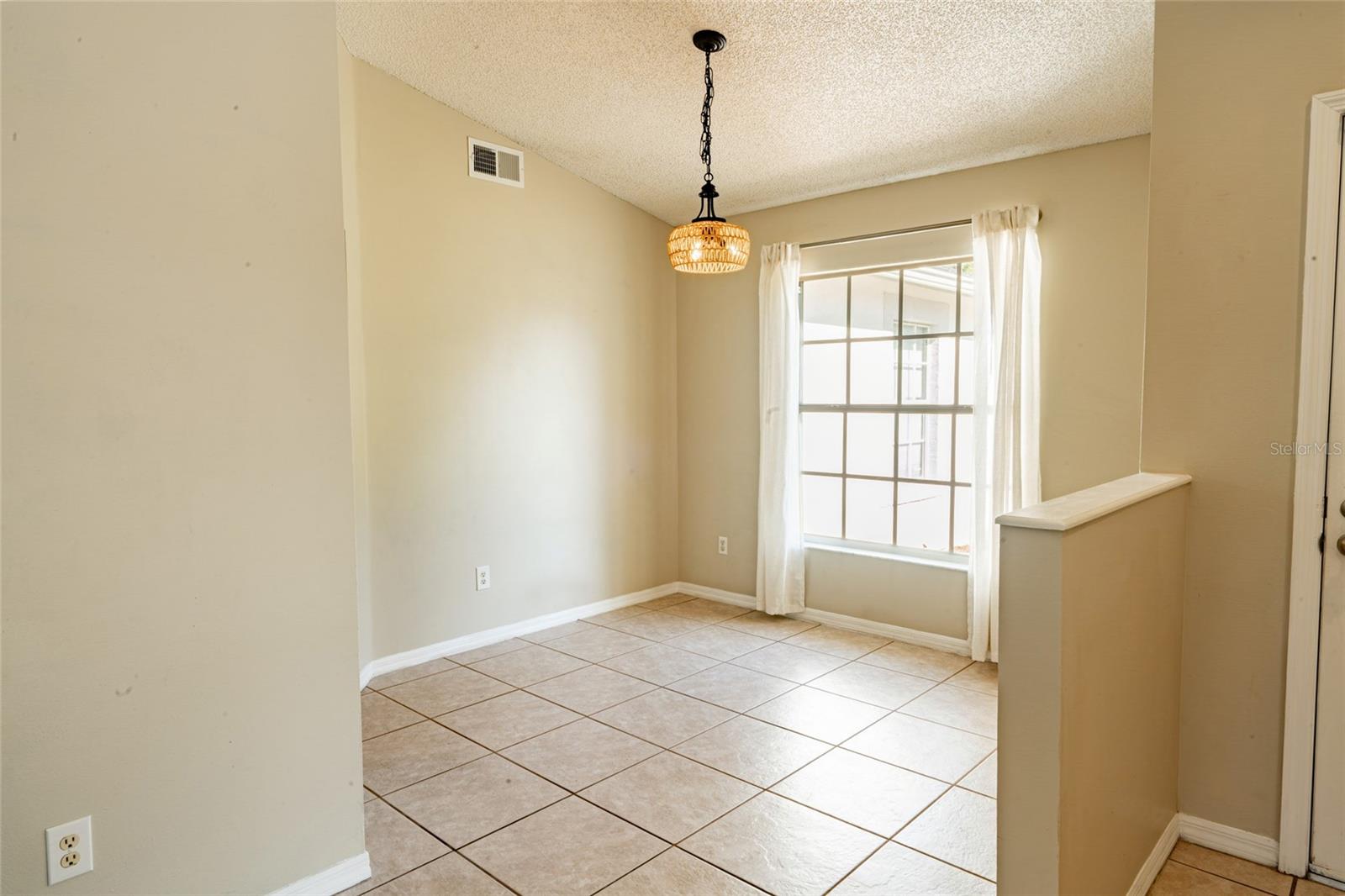 Image 12 of 53 For 15816 Oakland Court