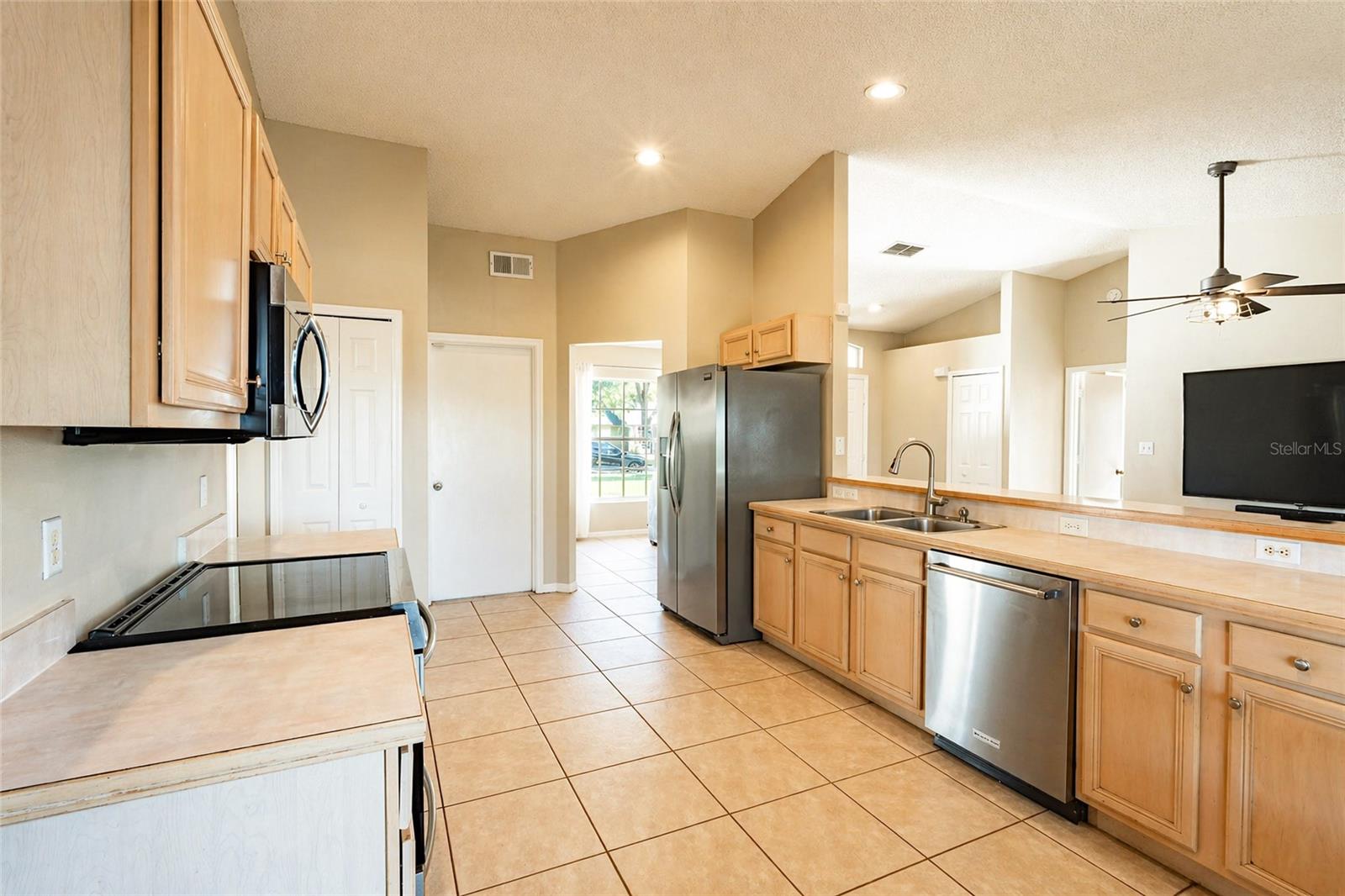 Image 16 of 53 For 15816 Oakland Court