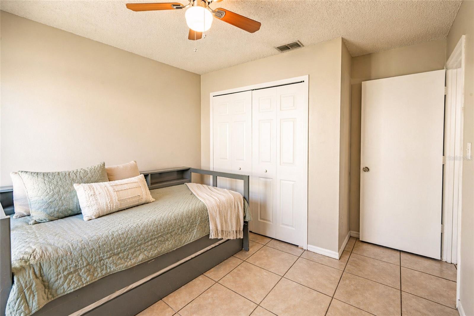 Image 20 of 53 For 15816 Oakland Court