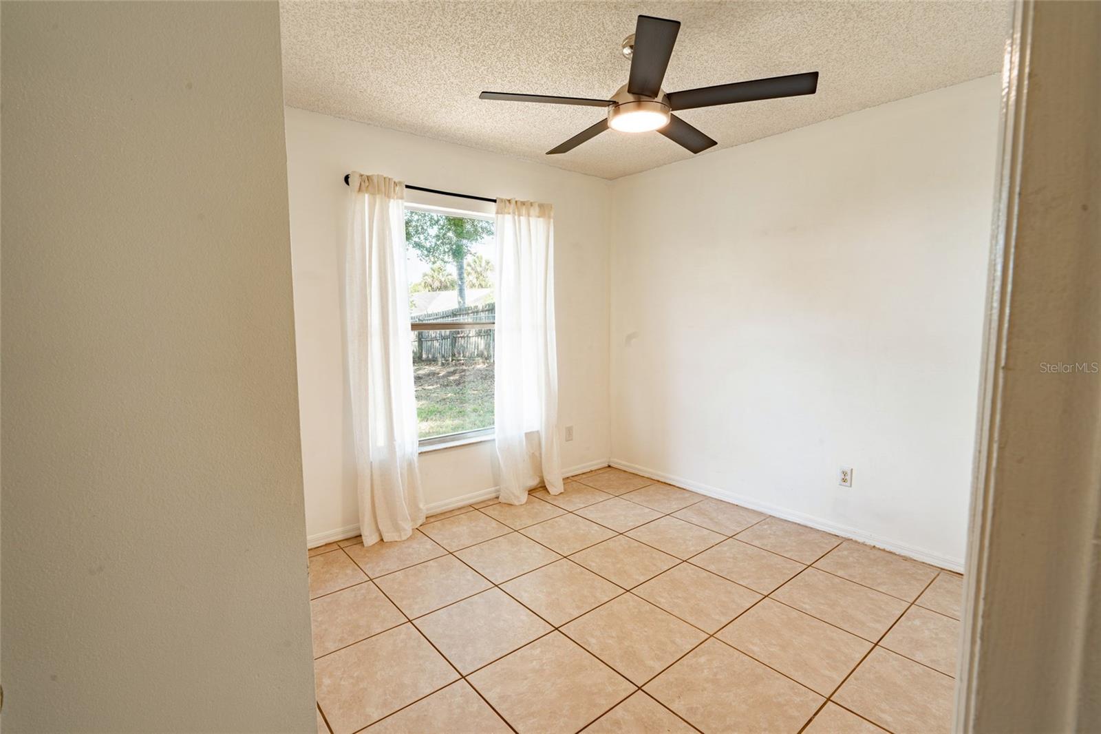 Image 23 of 53 For 15816 Oakland Court