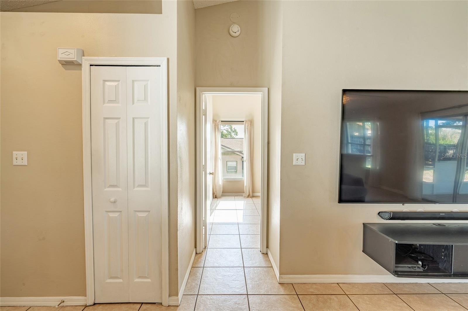 Image 26 of 53 For 15816 Oakland Court