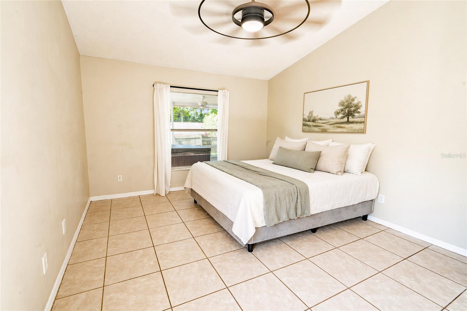 Image 27 of 53 For 15816 Oakland Court