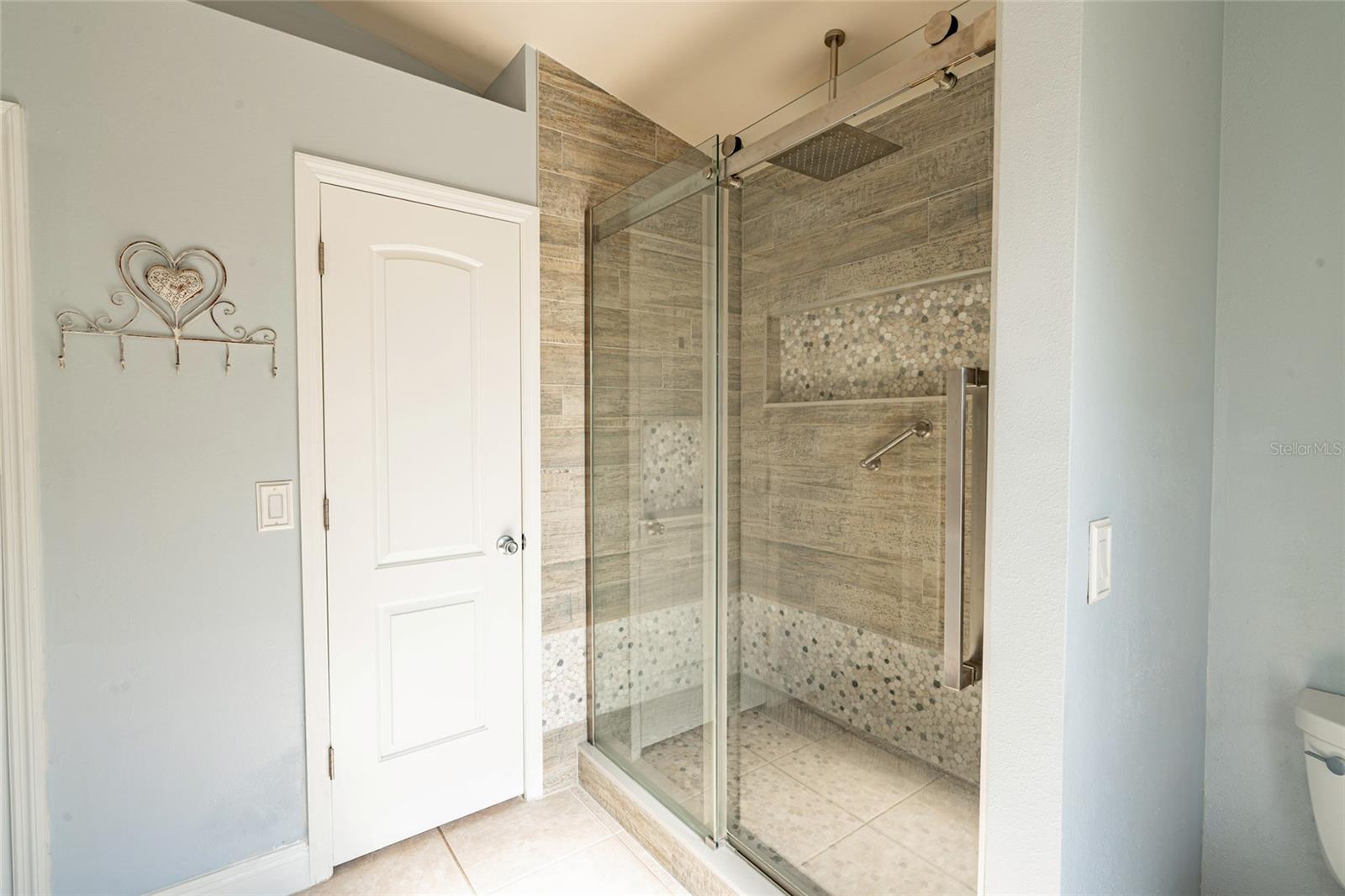 Image 31 of 53 For 15816 Oakland Court