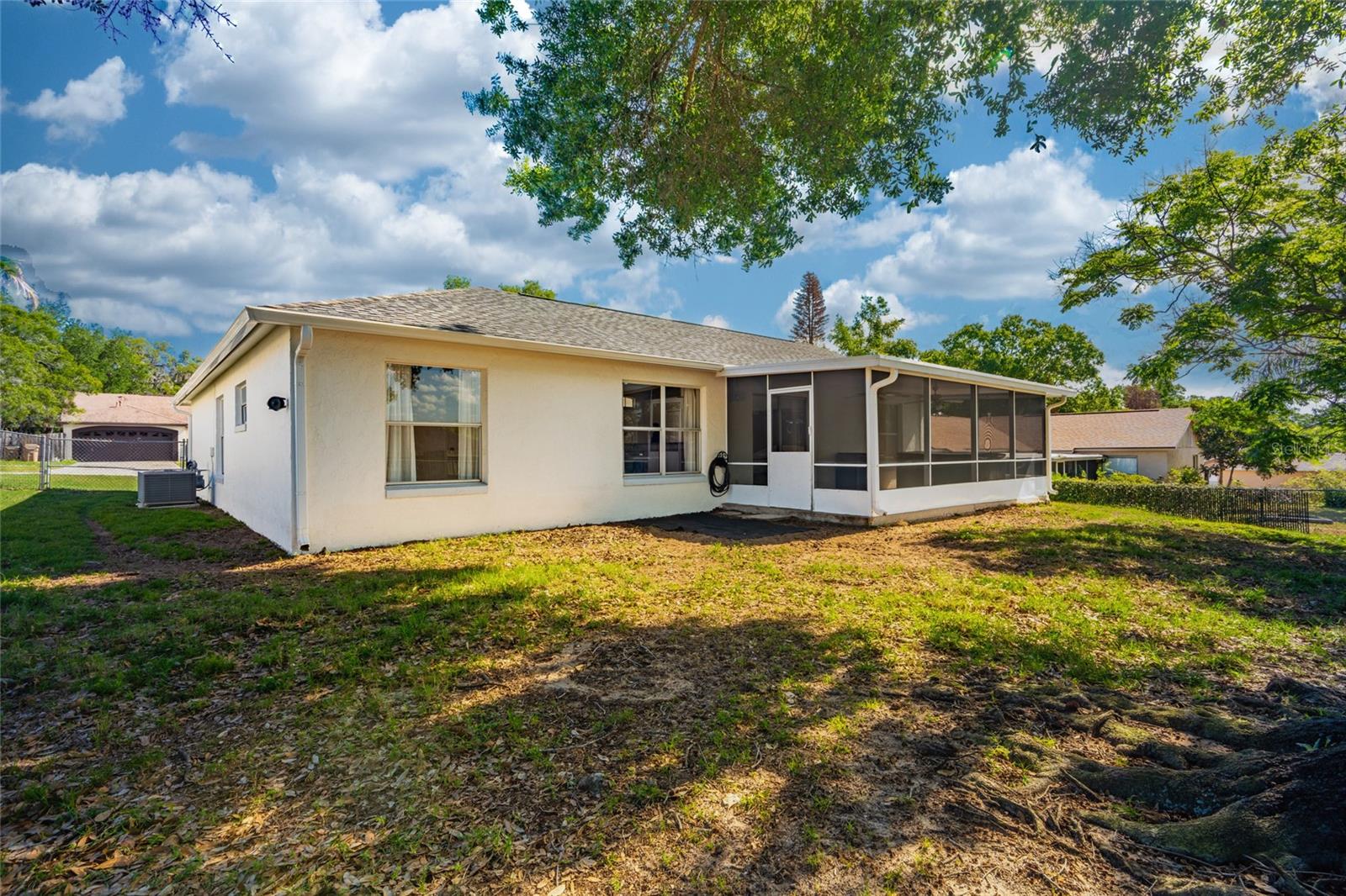 Image 38 of 53 For 15816 Oakland Court