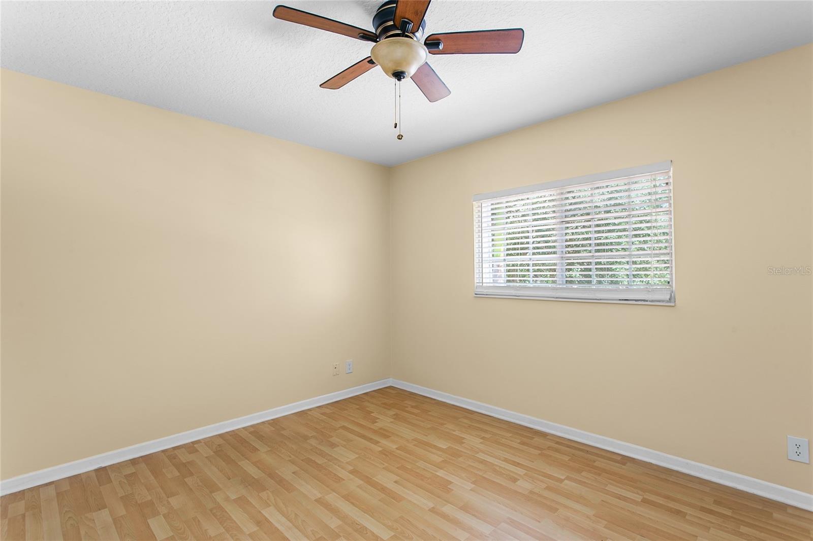 Image 21 of 53 For 15642 Cypress Park Drive