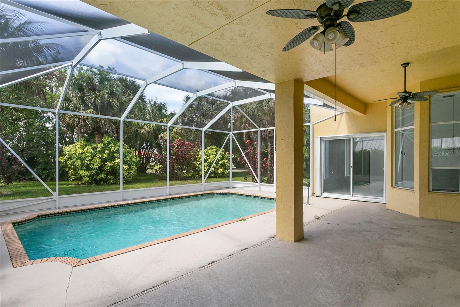 Image 38 of 53 For 15642 Cypress Park Drive