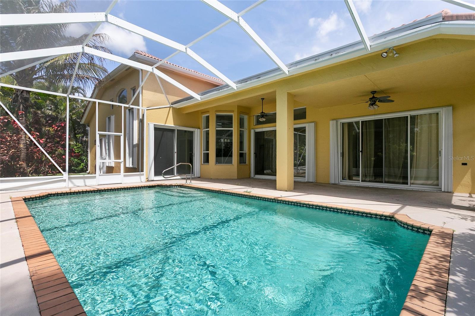 Image 39 of 53 For 15642 Cypress Park Drive
