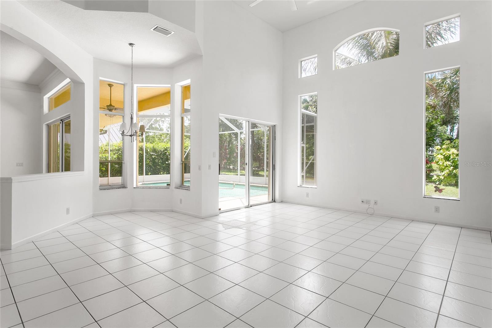 Image 7 of 53 For 15642 Cypress Park Drive