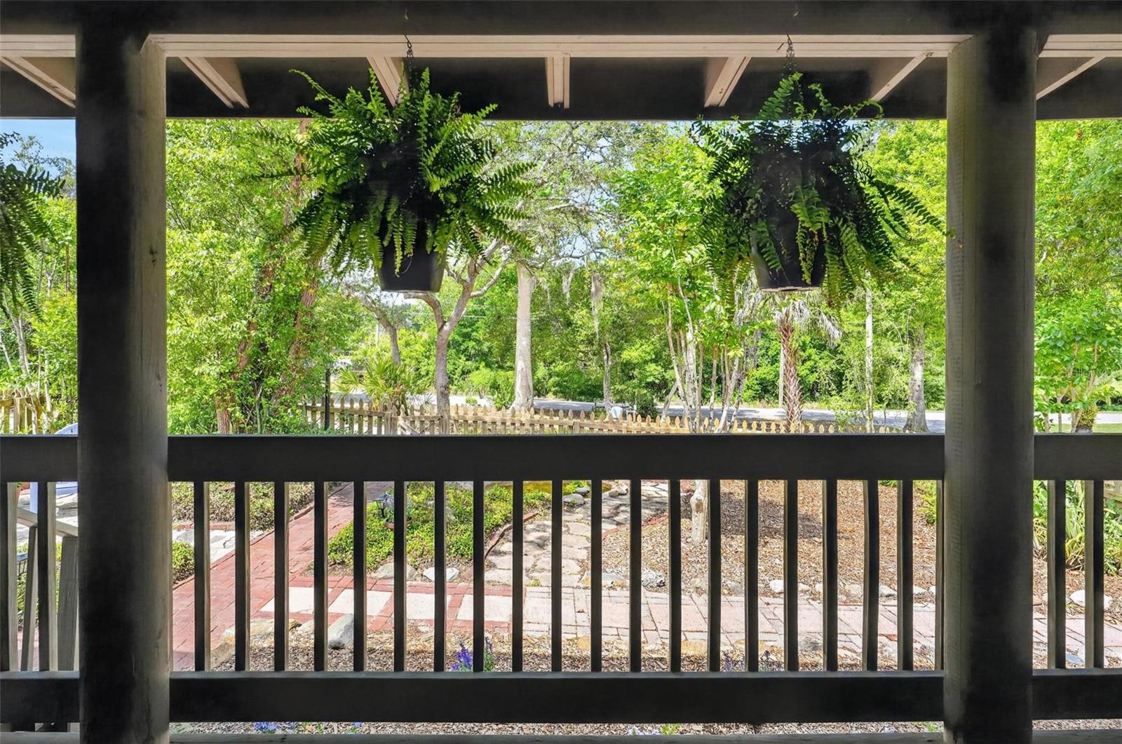 Image 13 of 80 For 213 Buena Vista Street