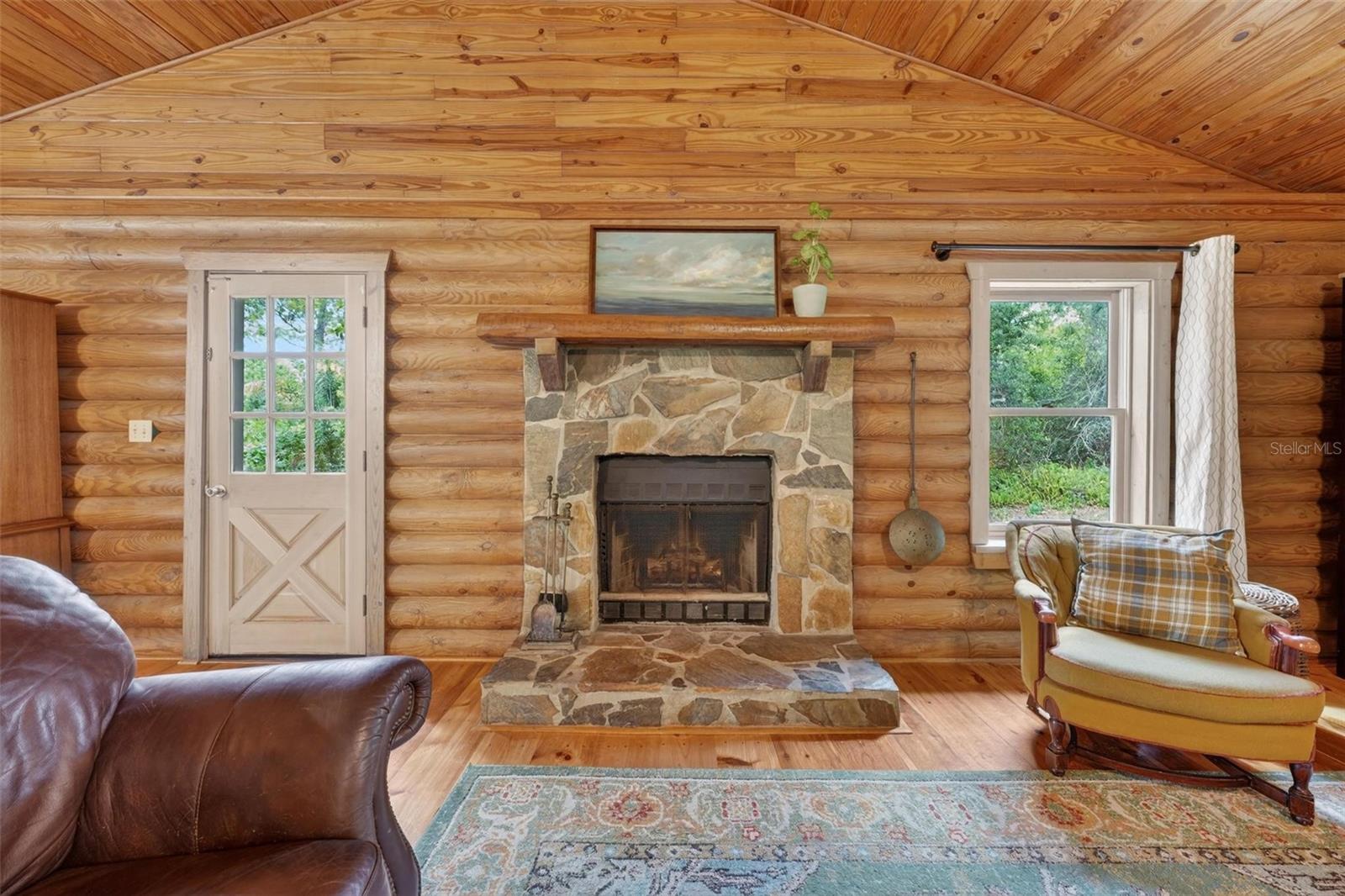 Image 19 of 80 For 213 Buena Vista Street