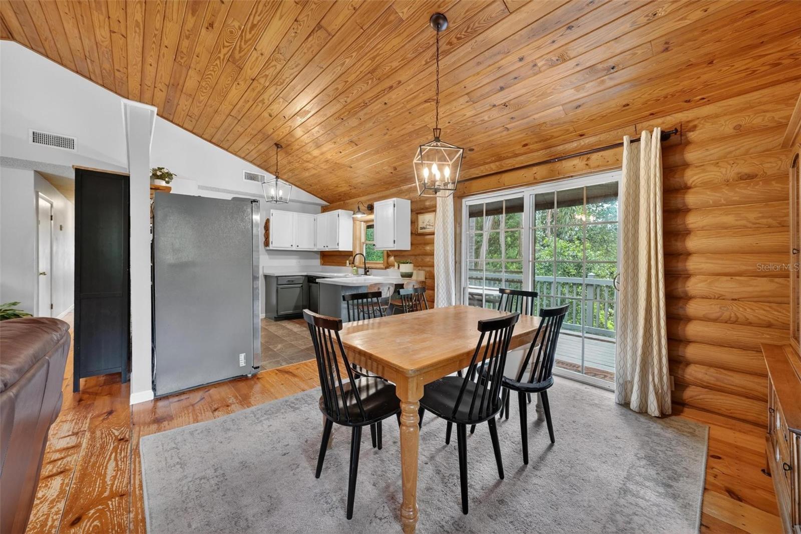 Image 24 of 80 For 213 Buena Vista Street