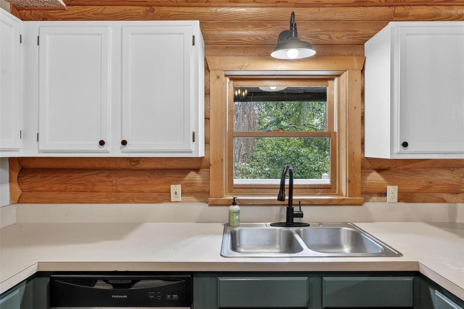 Image 29 of 80 For 213 Buena Vista Street