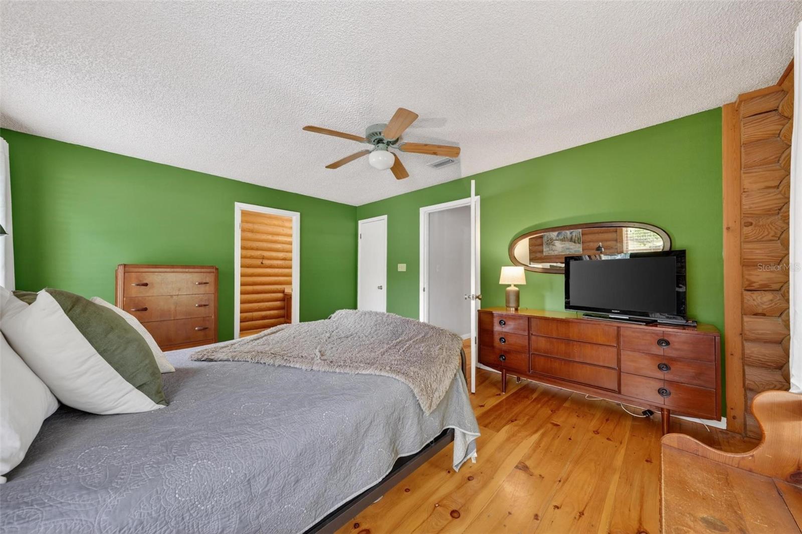 Image 42 of 80 For 213 Buena Vista Street