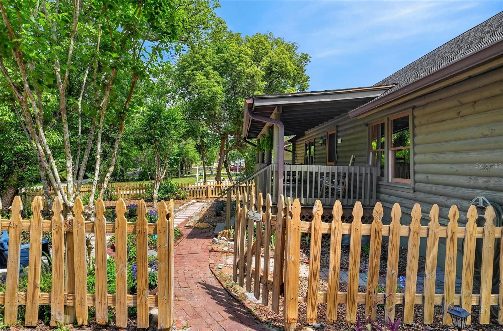 Image 8 of 80 For 213 Buena Vista Street