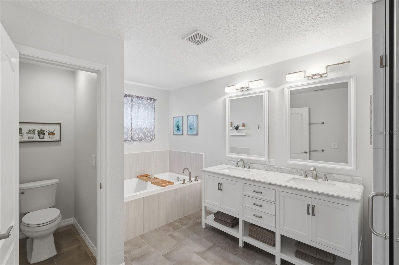 Image 34 of 59 For 15508 Pebble Ridge Street