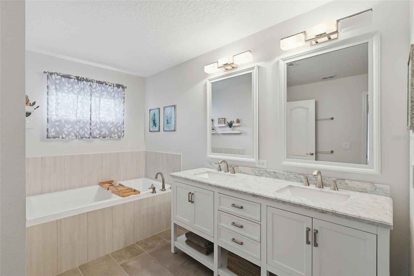 Image 35 of 59 For 15508 Pebble Ridge Street