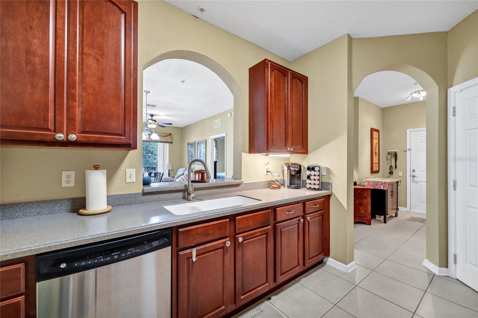 Image 5 of 45 For 4114 Breakview Dr Drive 10602