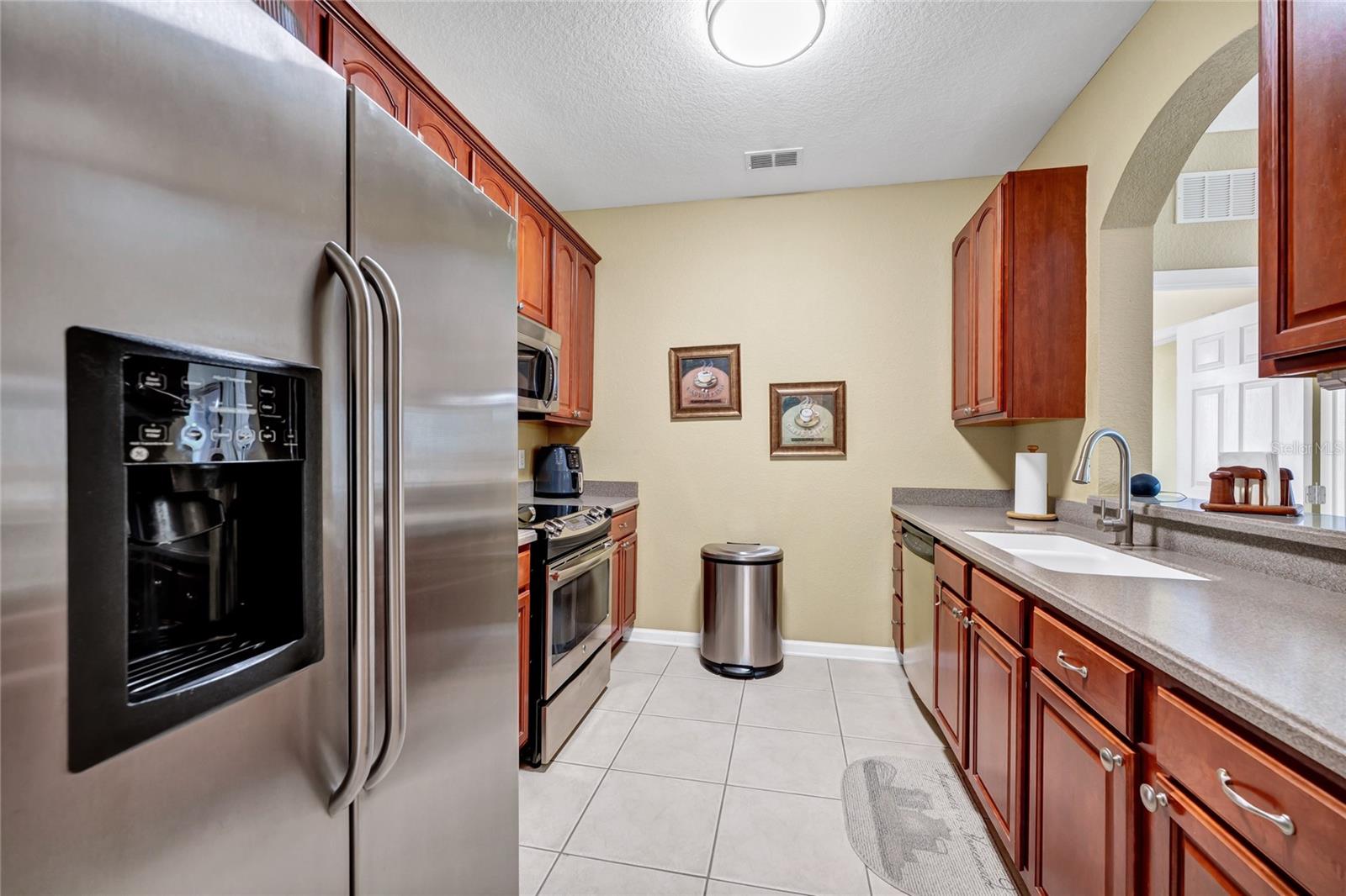 Image 7 of 45 For 4114 Breakview Dr Drive 10602