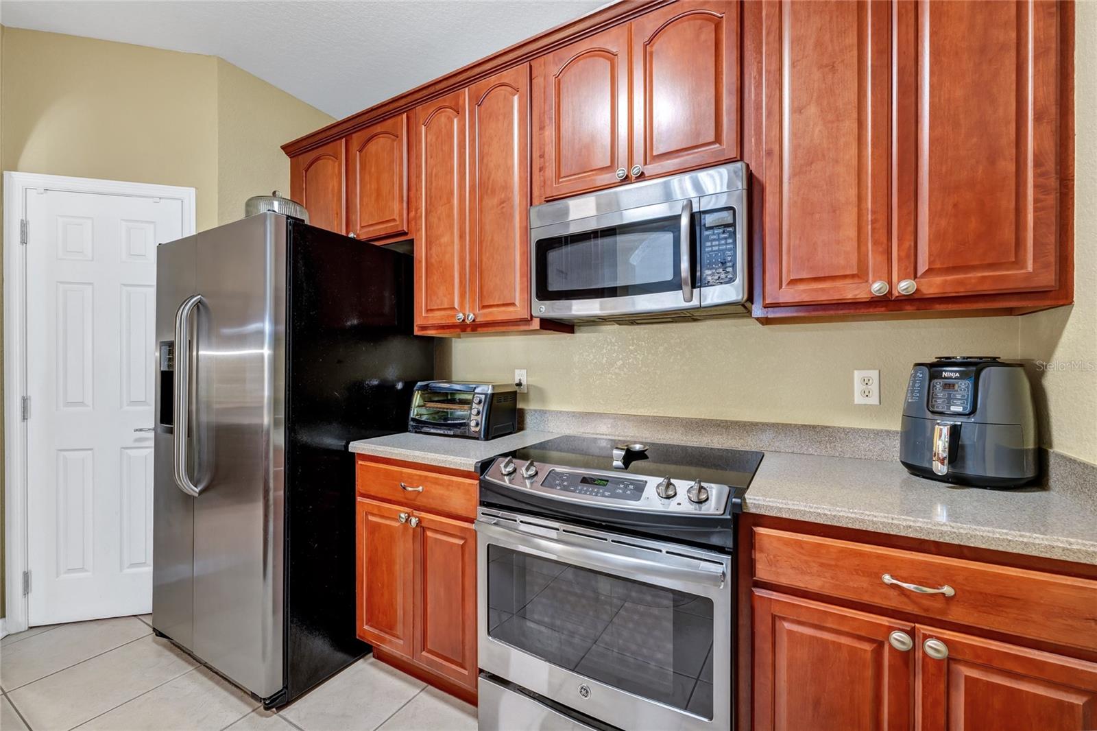 Image 9 of 45 For 4114 Breakview Dr Drive 10602