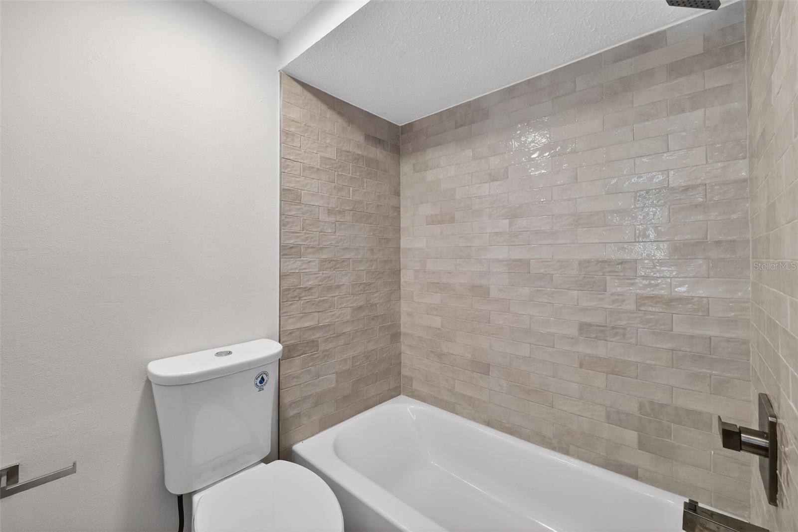 Image 18 of 20 For 9824 Pocono Street