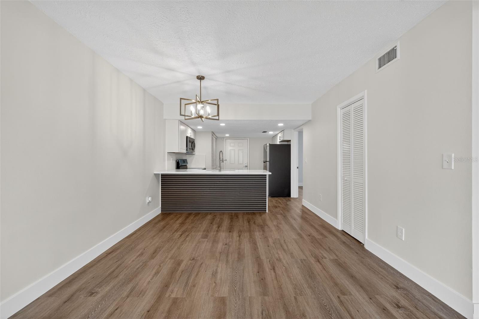 Image 4 of 20 For 9824 Pocono Street